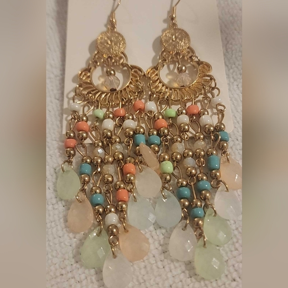 Earrings, fashion Gold tone and beaded. NWOT - Picture 1 of 6